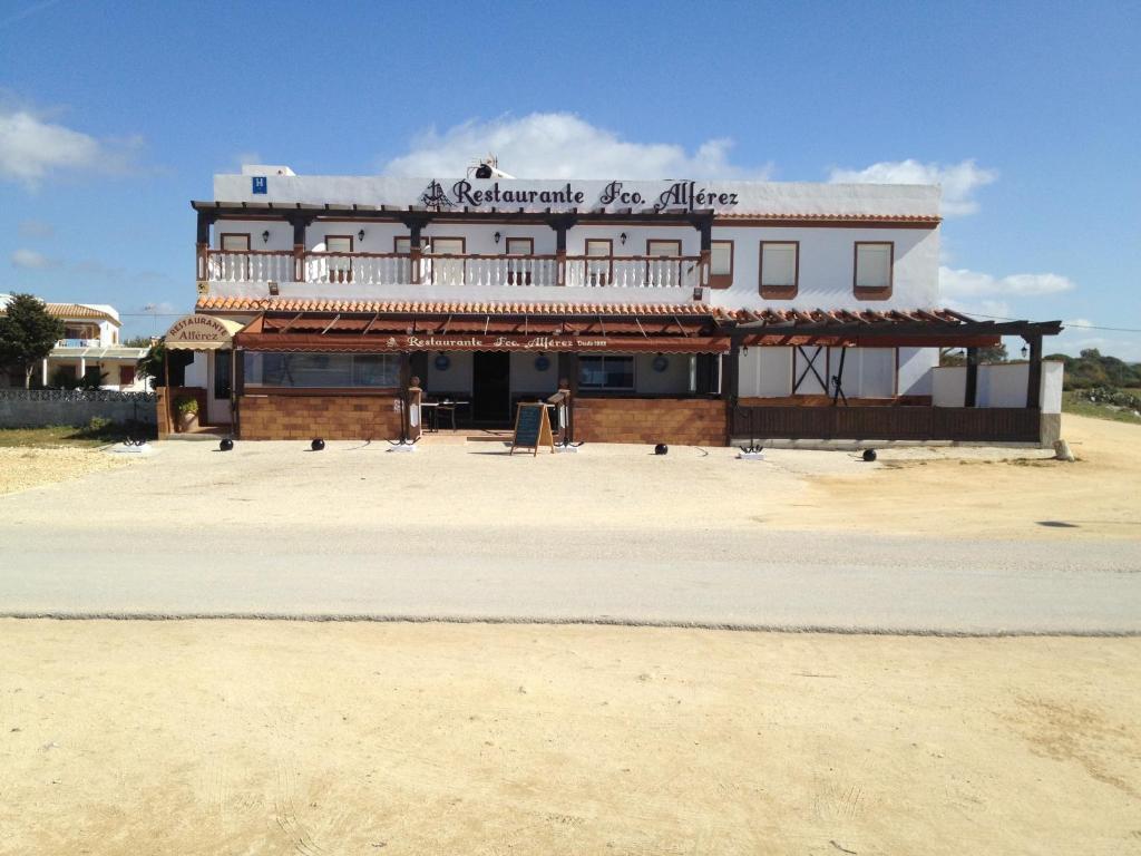 Hostal El Alferez Vejer de la Frontera Exterior photo