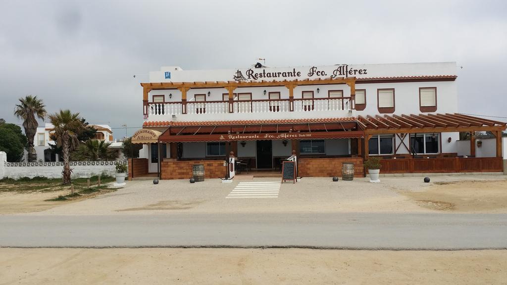 Hostal El Alferez Vejer de la Frontera Exterior photo