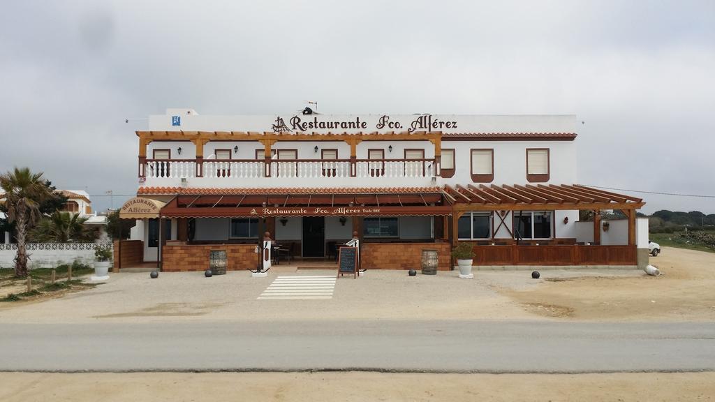Hostal El Alferez Vejer de la Frontera Exterior photo