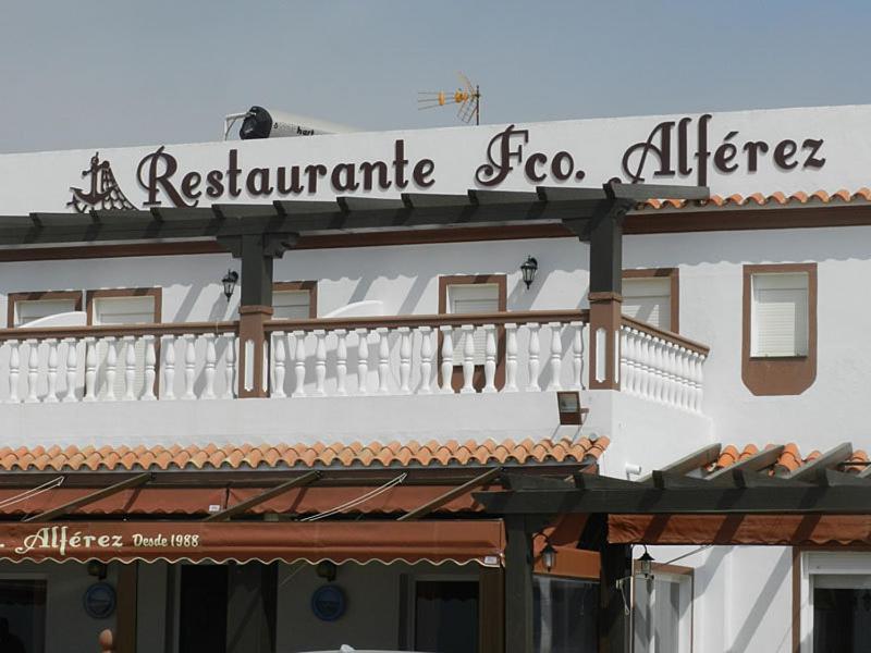 Hostal El Alferez Vejer de la Frontera Exterior photo