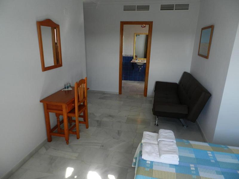 Hostal El Alferez Vejer de la Frontera Exterior photo