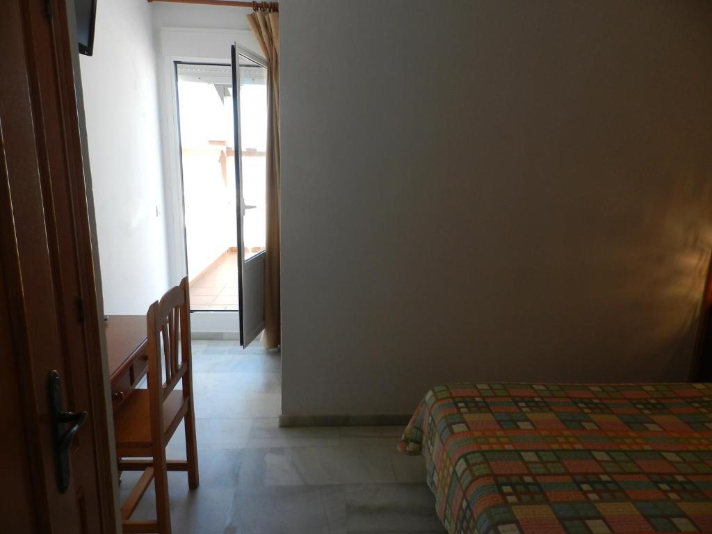 Hostal El Alferez Vejer de la Frontera Exterior photo